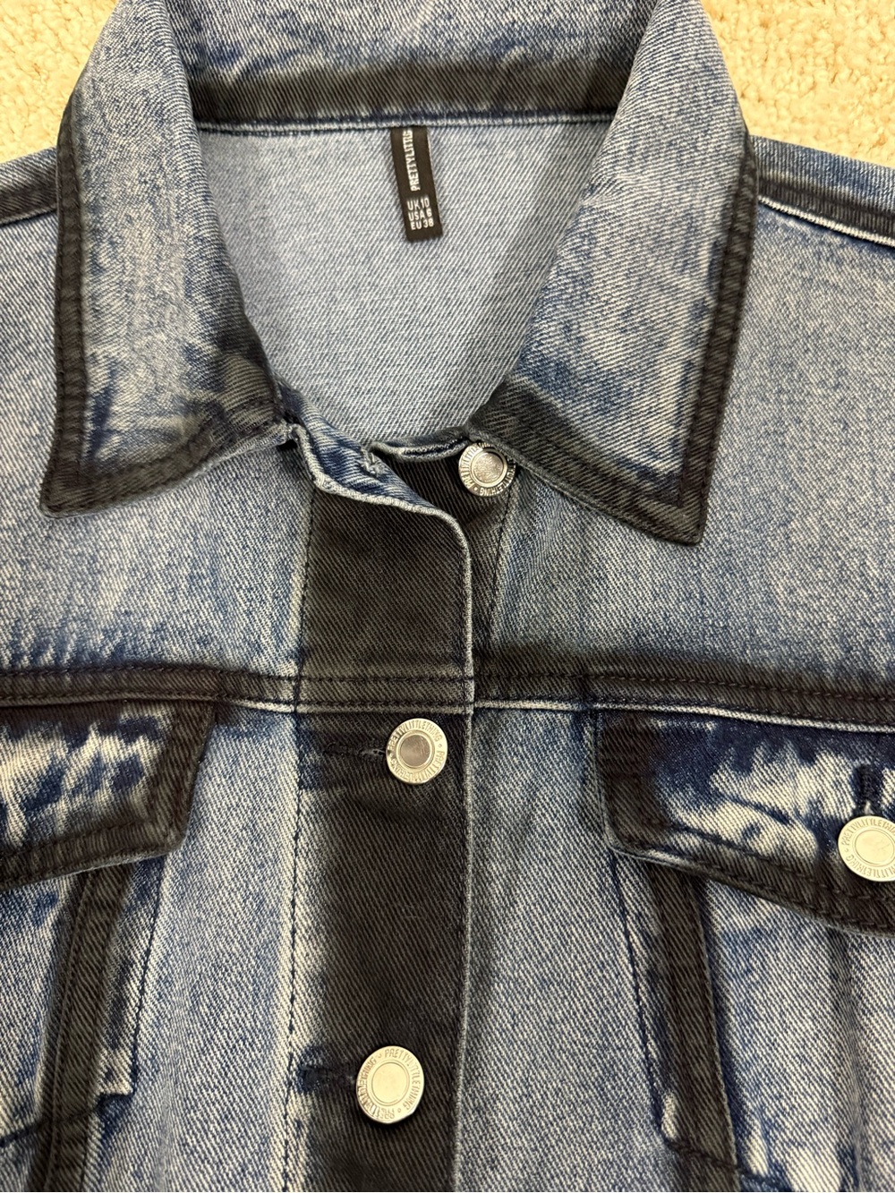 PrettyLittleThing Acid Wash Cropped Denim Jacket Black Contrast US 6 - Picture 4 of 16